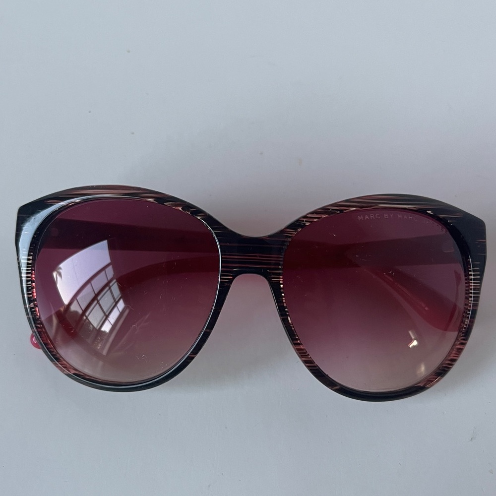 Marc by Marc Jacobs pink round sunglasses with original case